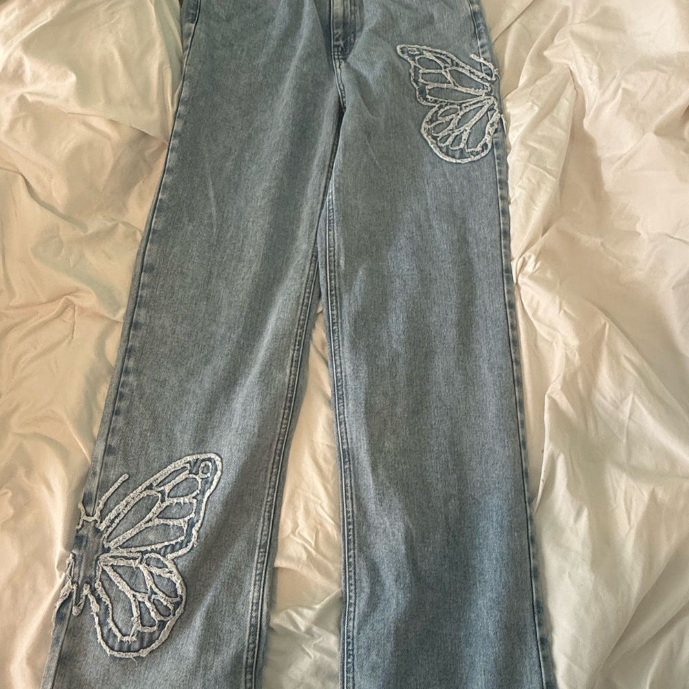PacSun Women's Light Blue Straight Leg Jeans with Butterfly Design